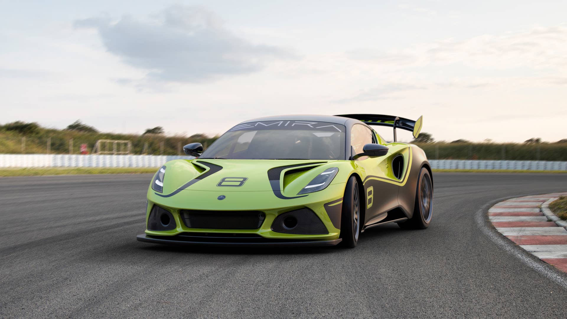 Lotus Emira GT4