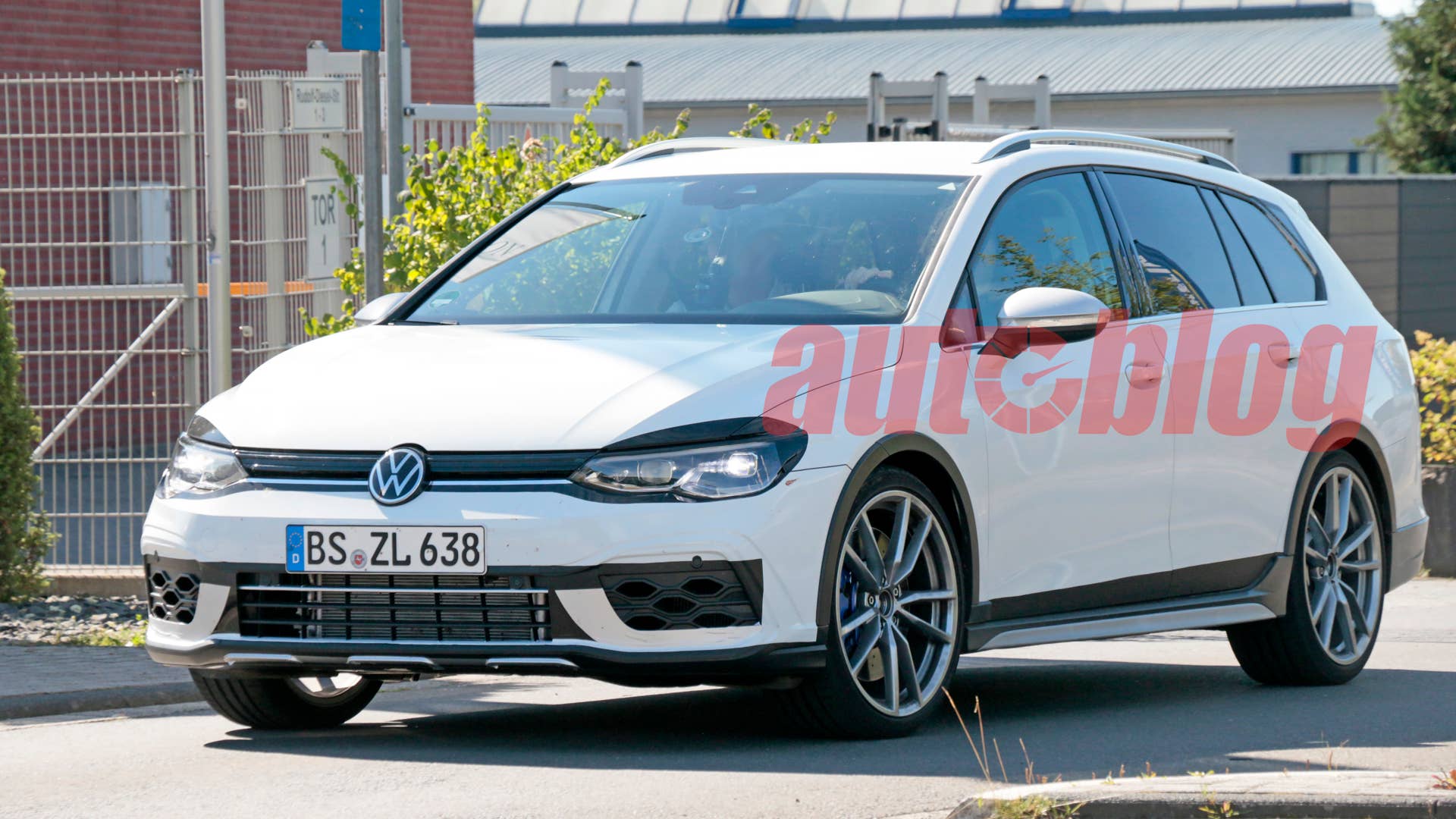 VW Golf R Wagon looks intriguing and unattainable in new spy photos ...