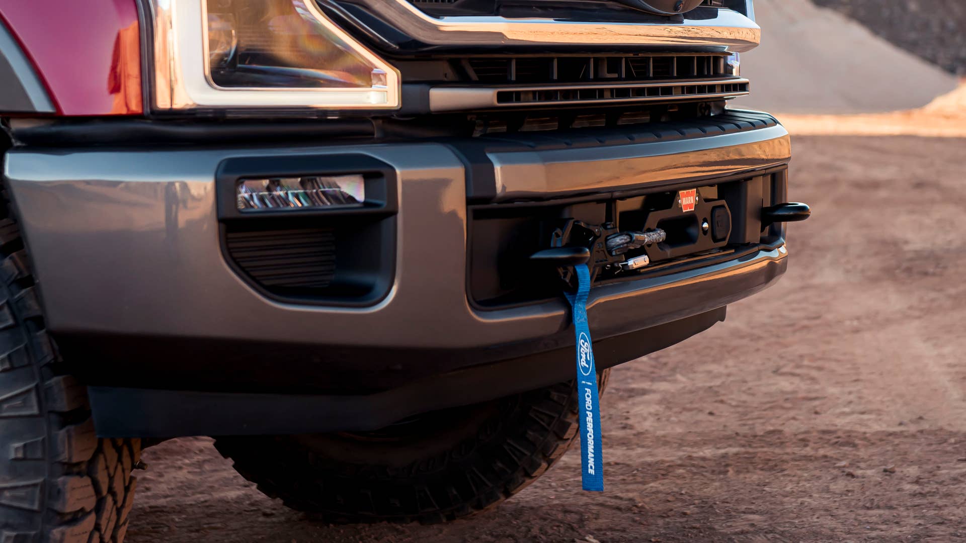 2020 Ford F-Series Super Duty Tremor winch