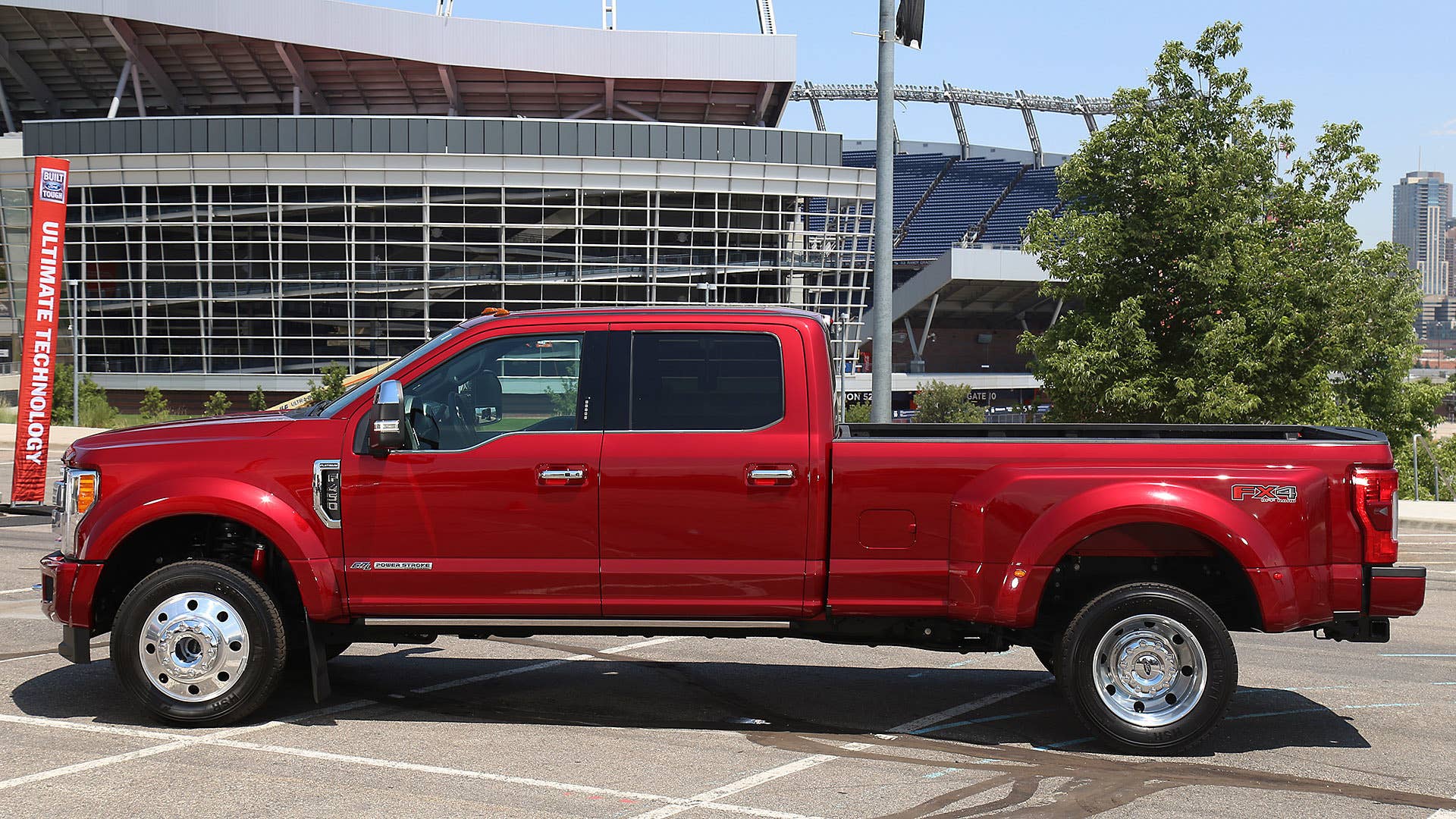 2017 Ford F-Series Super Duty side view