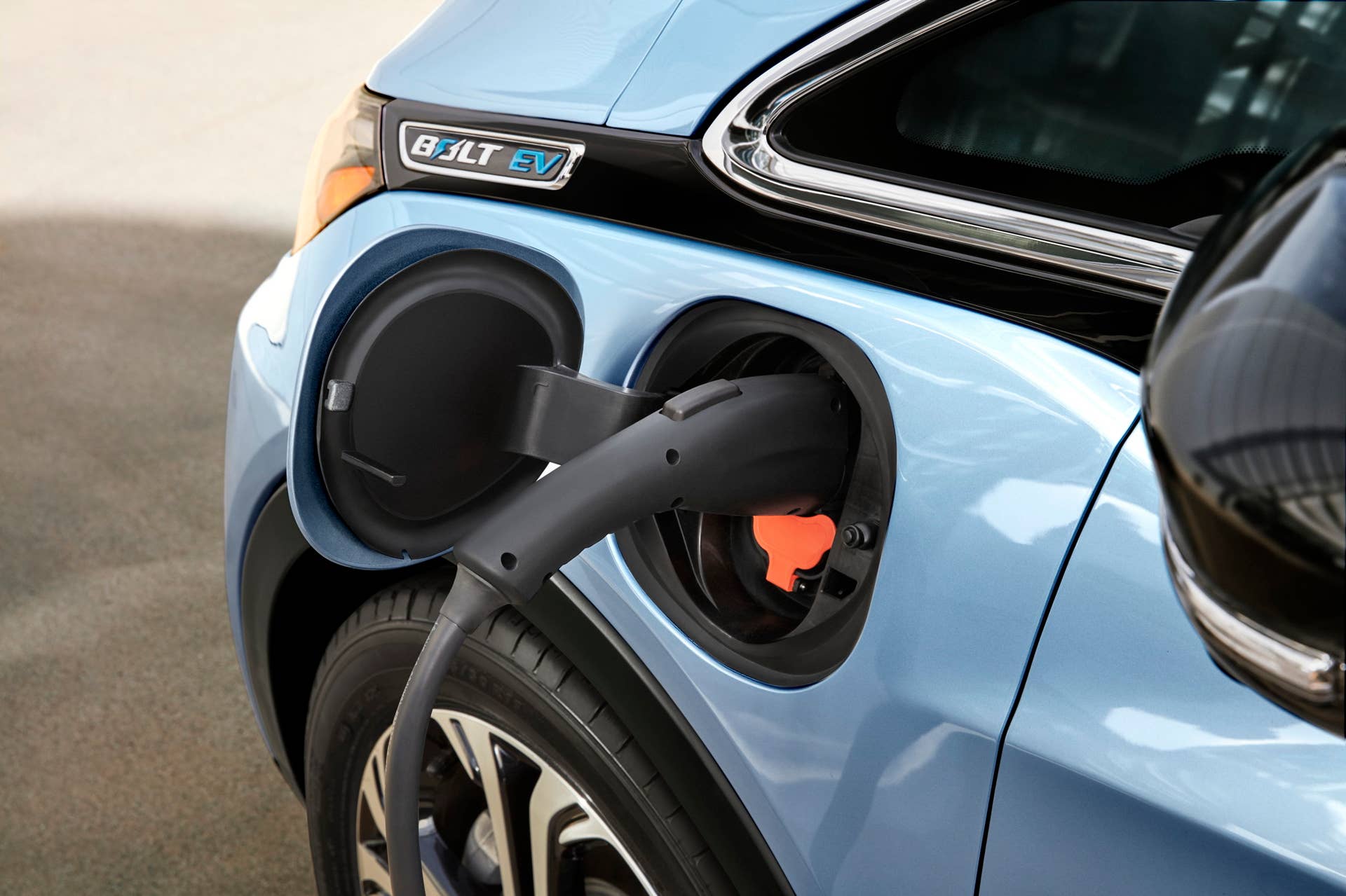 2017 Chevy Bolt charging port