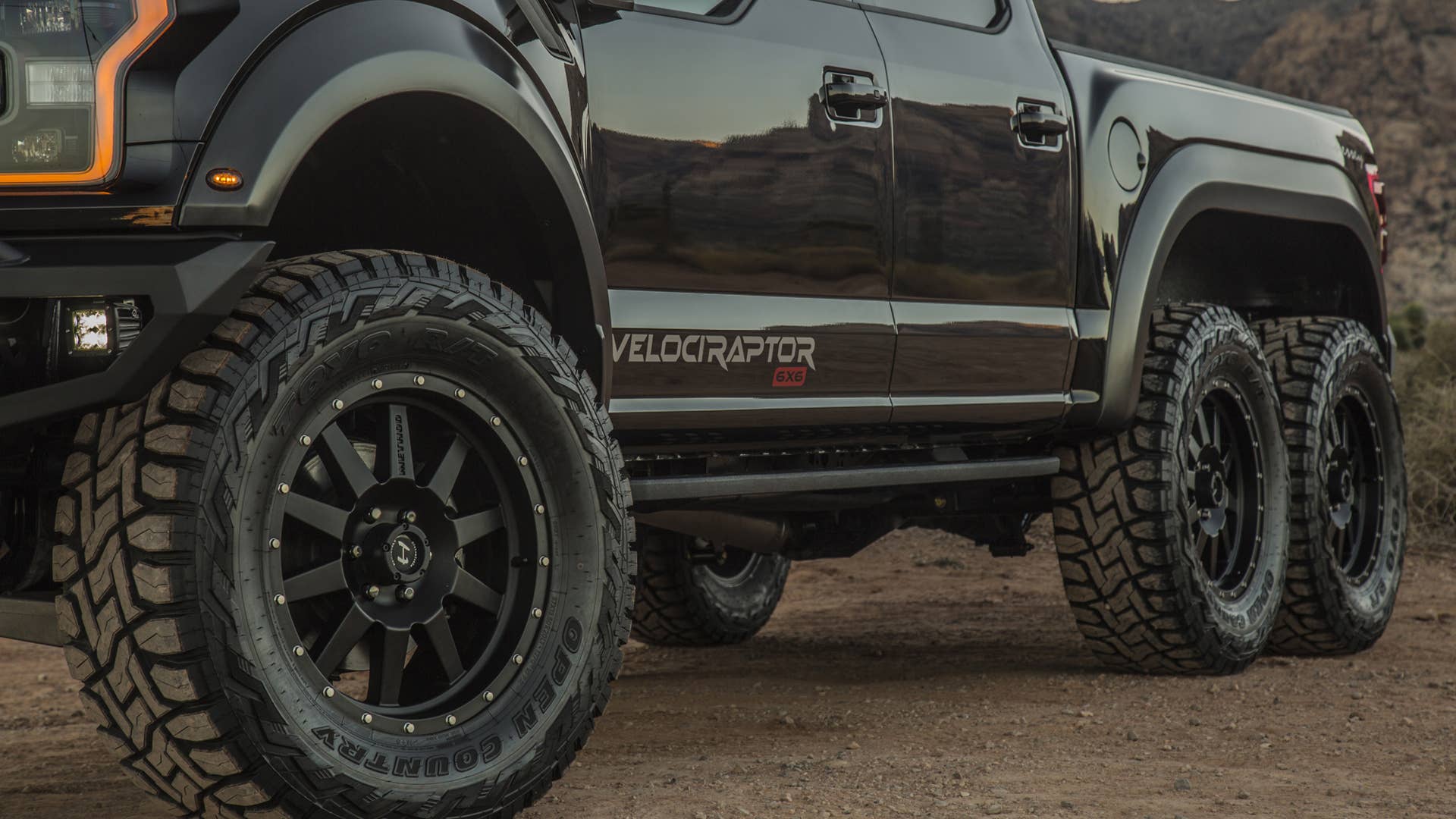 Hennessey VelociRaptor 6x6