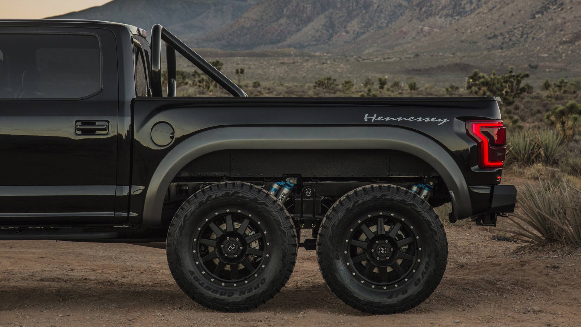 Hennessey VelociRaptor 6x6