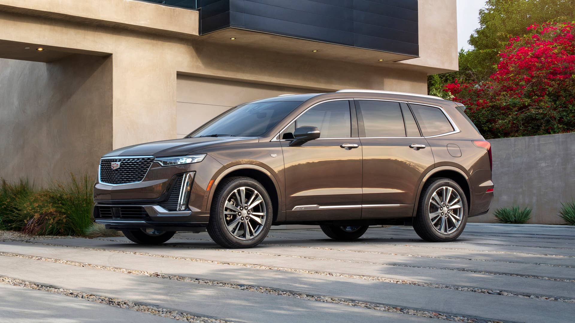 2020 Cadillac XT6 front 3/4