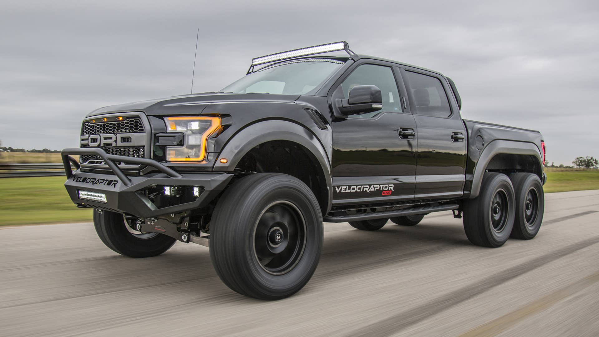 Hennessey VelociRaptor 6x6