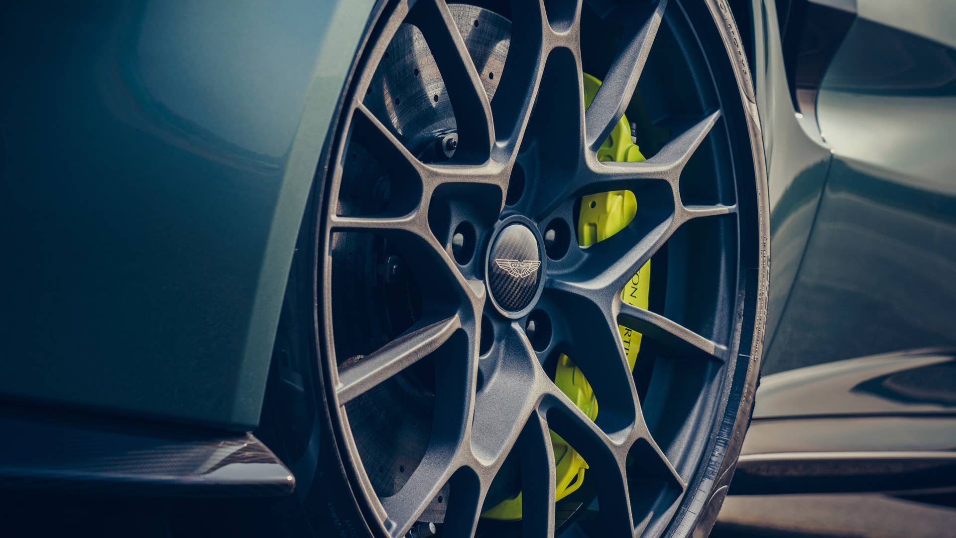 Aston Martin Vantage AMR