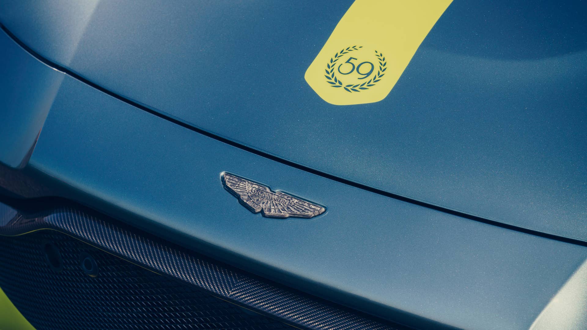 Aston Martin Vantage AMR