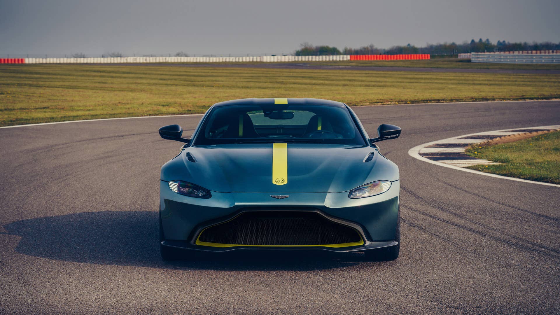 Aston Martin Vantage AMR