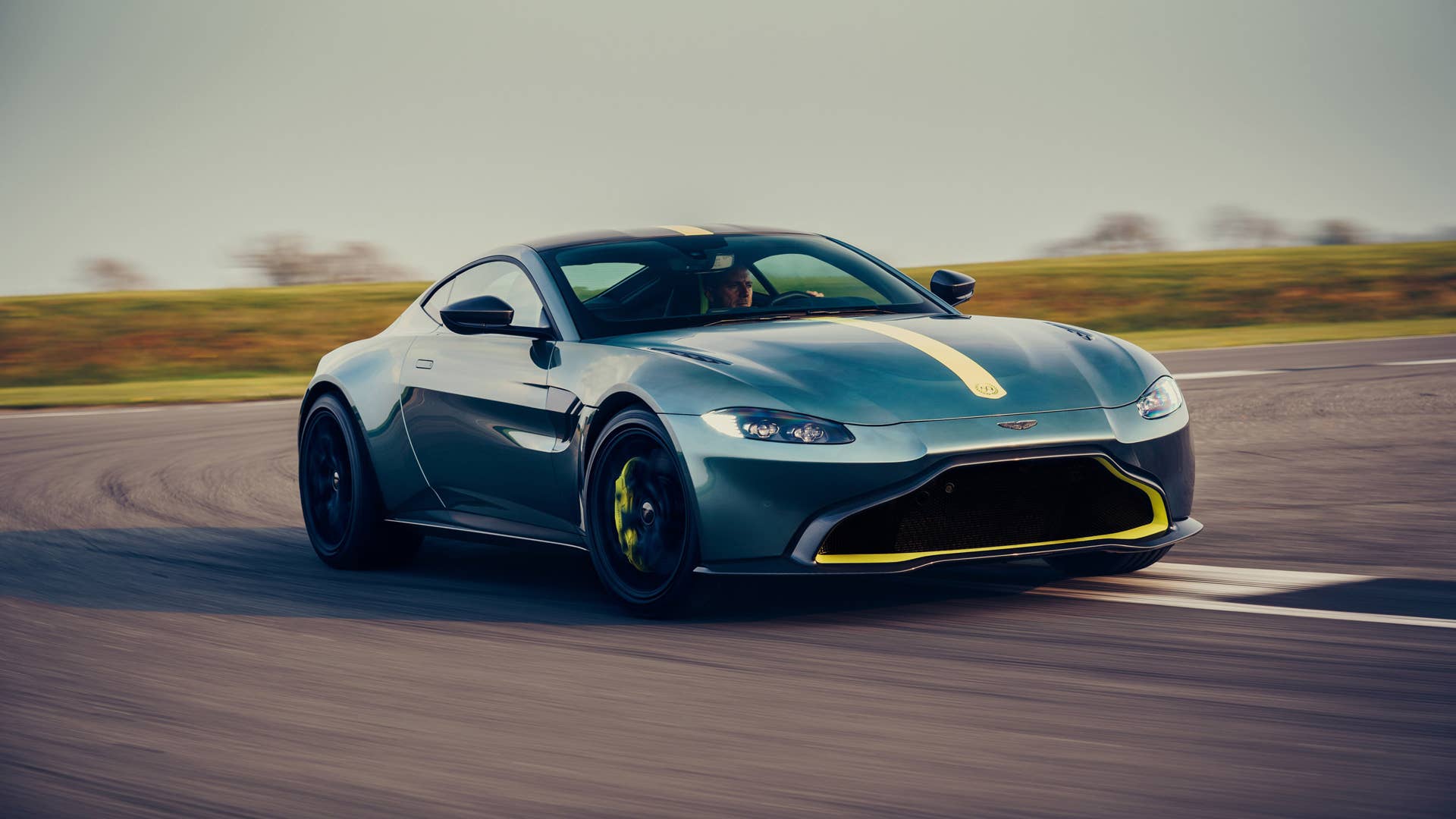 Aston Martin Vantage AMR
