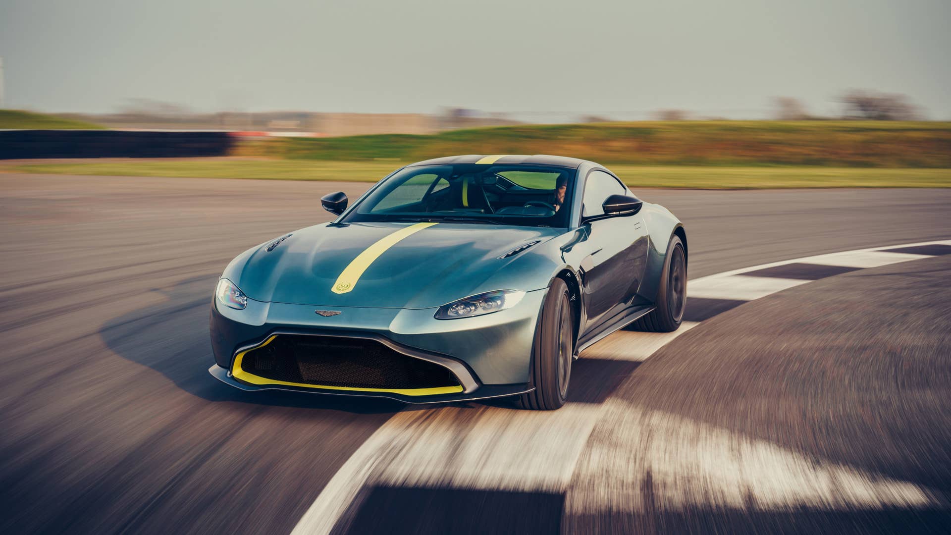 Aston Martin Vantage AMR
