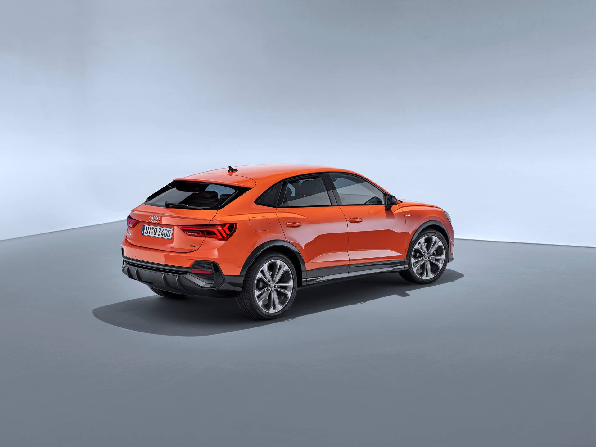 Static photo, Colour: Pulse orange