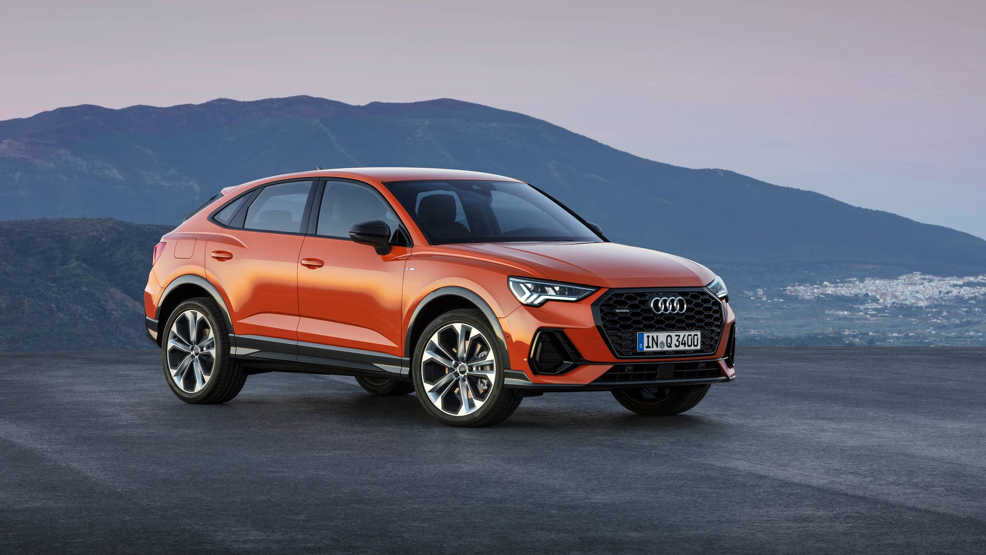Static photo, Colour: pulse orange