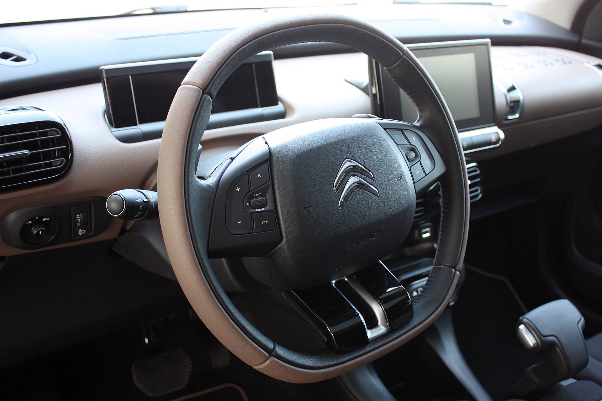 2015 Citroën C4 Cactus steering wheel