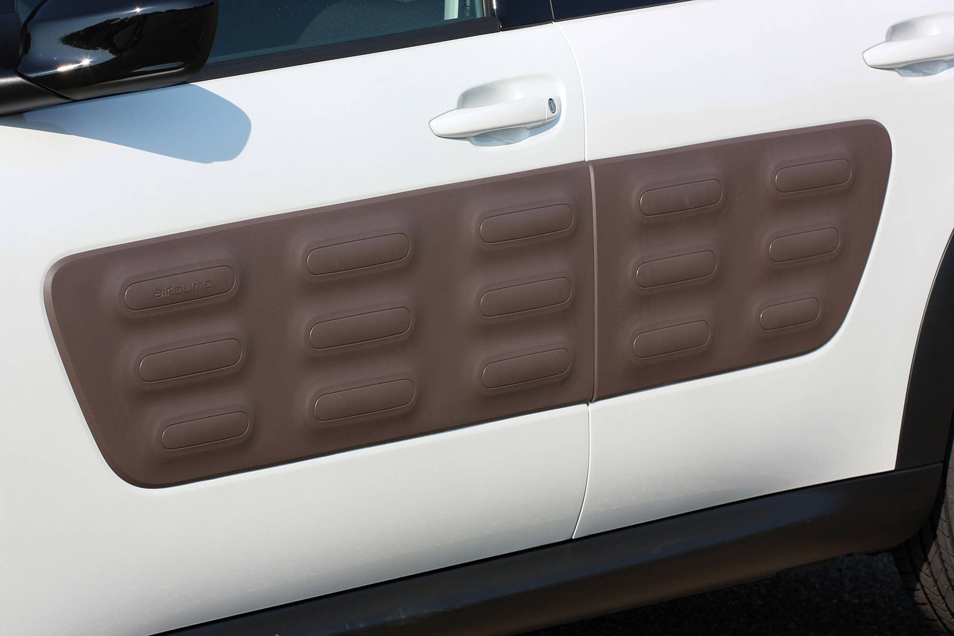2015 Citroën C4 Cactus airbumps