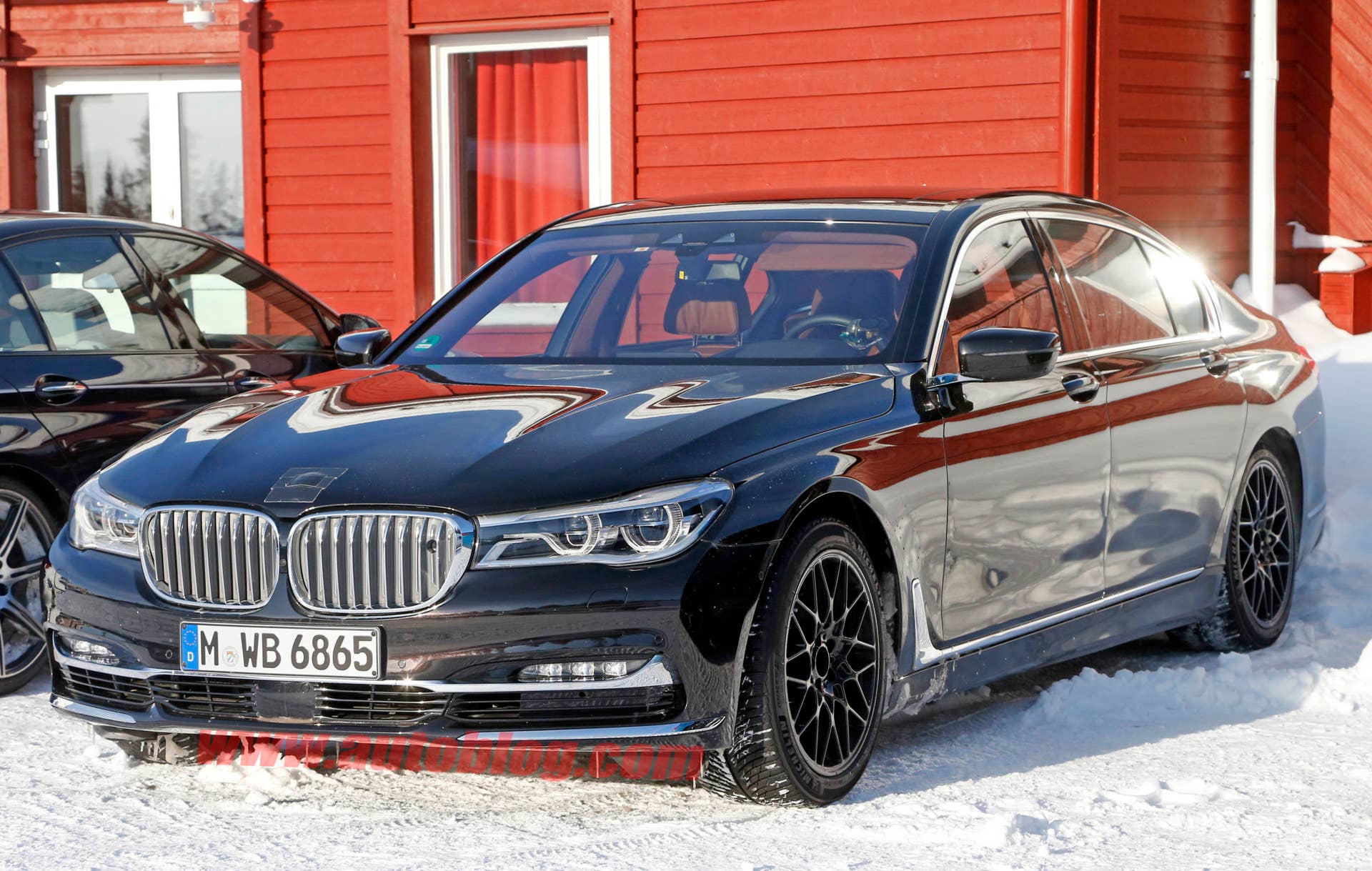 BMW M7 test mule front 3/4