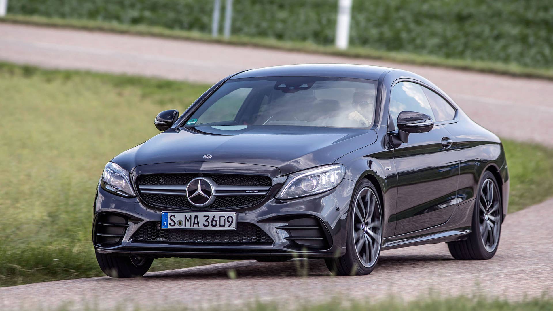 Mercedes-AMG C 43 4MATIC CoupeÌ, graphitgrau metallic, Leder AMG schwarz, Kraftstoffverbrauch kombiniert: 9,5-9,2 l/100 km, CO2-Emissionen kombiniert: 217-212 g/km // Mercedes-AMG C 43 4MATIC CoupeÌ. graphite grey metallic, AMG leather black, fuel consumption combined: 9.5-9.2 l/100 kmâ¨Combined CO2 emissions: 217-212 g/km