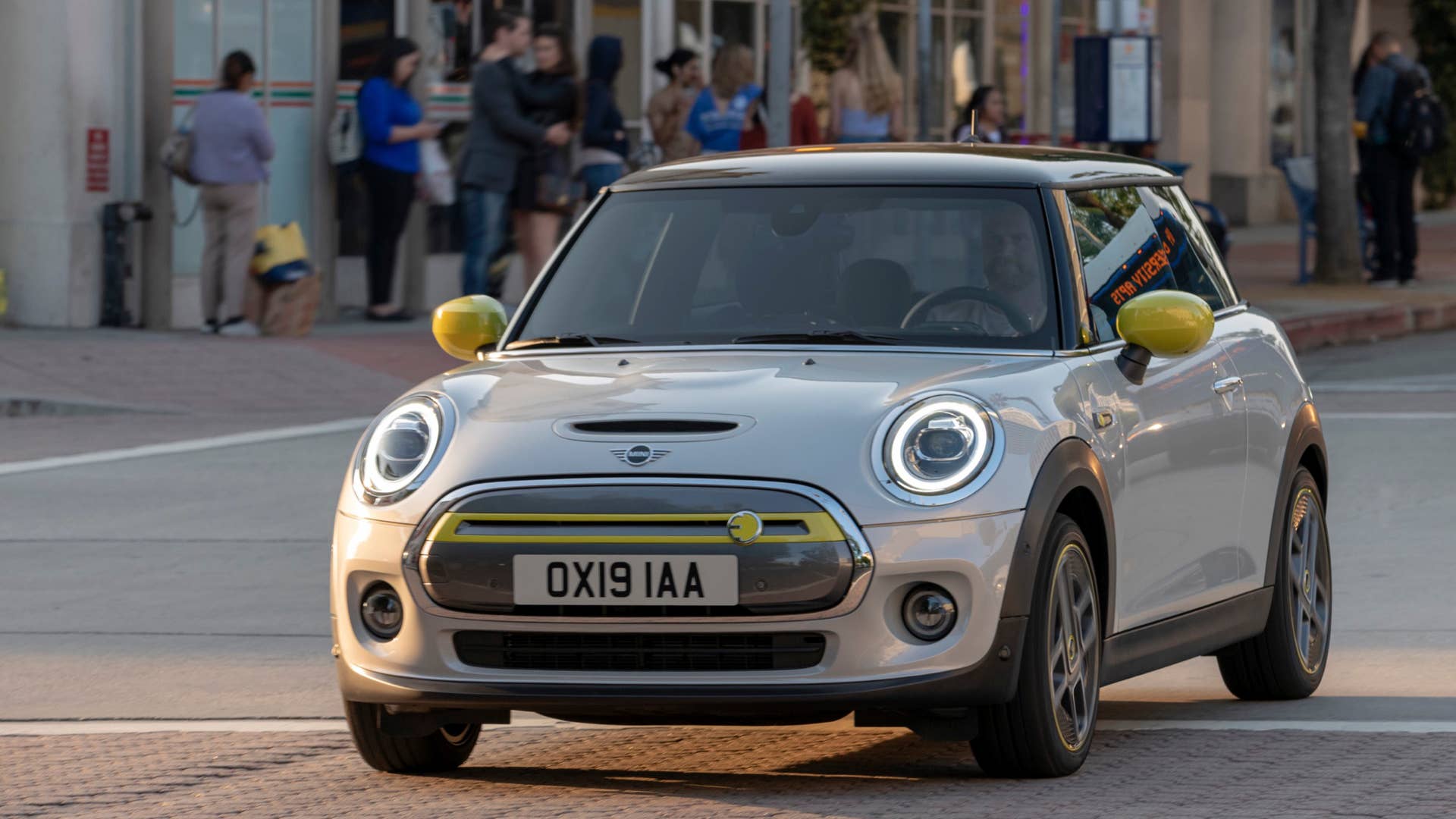 Mini Cooper SE electric hatchback grille