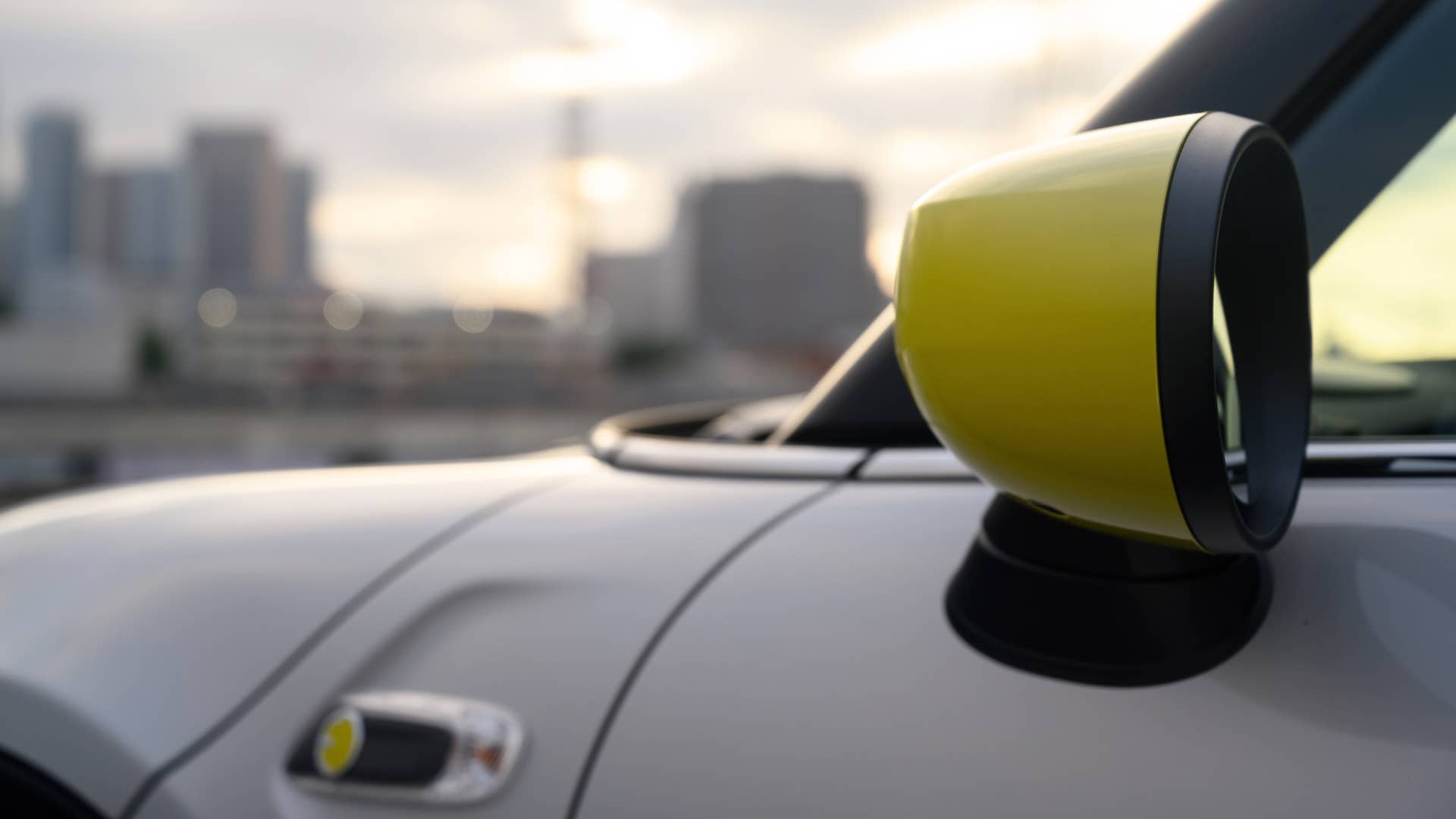 Mini Cooper SE electric hatchback mirror