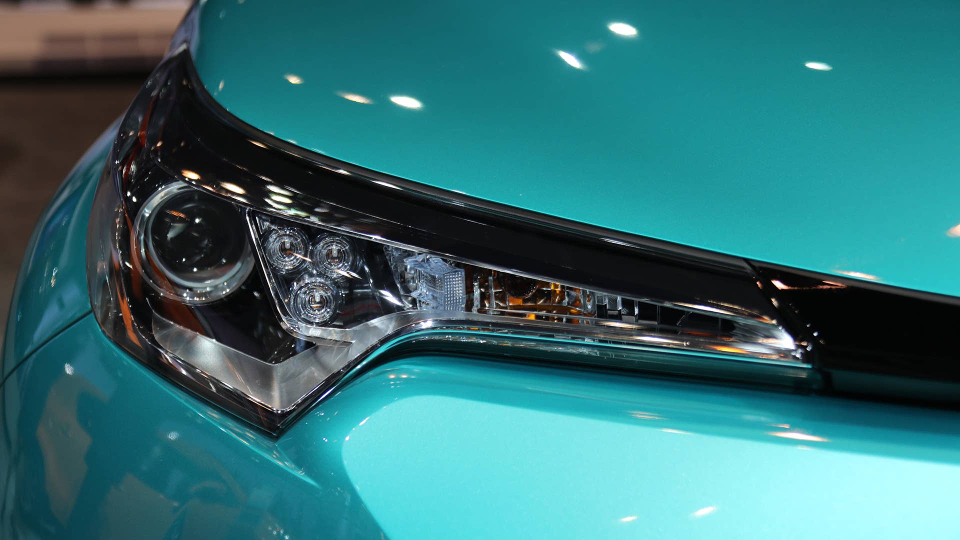 2018 toyota c-hr headlight