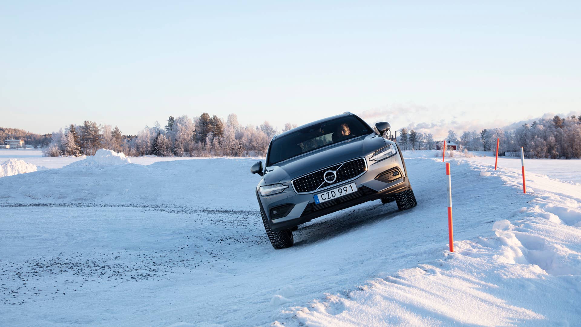 2020 Volvo V60 Cross Country