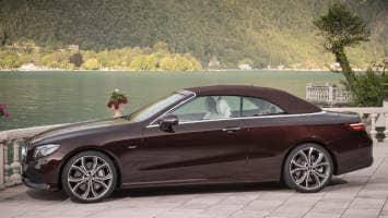 Das neue Mercedes-Benz E400 4MATIC Cabriolet: rubelitrot ; designo Leder Nappa macchiatobeige/tizianrot.E400 4MATIC: Kraftstoffverbrauch kombiniert: 8,3 l/100 km; CO2-Emissionen kombiniert: 187 g/kmE400 4MATIC:The new Mercedes-Benz E400 4MATIC: rubellite red; designo nappa leather macchiato beige/tizian red.Fuel consumption combined: 8.3 l/100 km; CO2 emissions, combined: 187 g/km