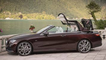 Das neue Mercedes-Benz E400 4MATIC Cabriolet: rubelitrot ; designo Leder Nappa macchiatobeige/tizianrot.E400 4MATIC: Kraftstoffverbrauch kombiniert: 8,3 l/100 km; CO2-Emissionen kombiniert: 187 g/kmE400 4MATIC:The new Mercedes-Benz E400 4MATIC: rubellite red; designo nappa leather macchiato beige/tizian red.Fuel consumption combined: 8.3 l/100 km; CO2 emissions, combined: 187 g/km