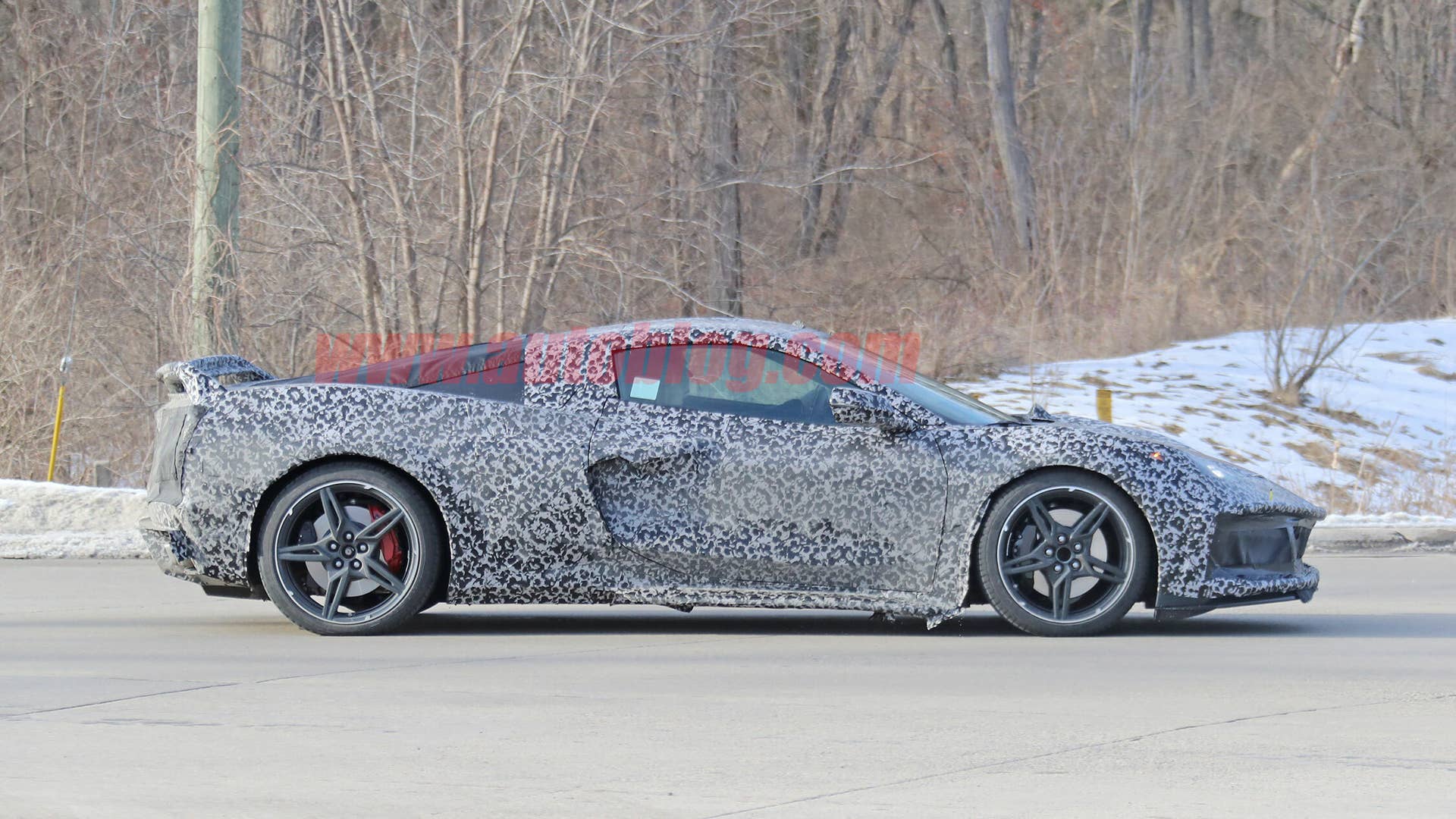 Mid-engine Corvette details