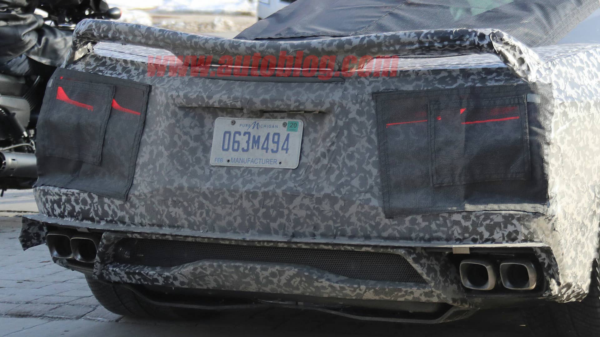 Mid-engine Corvette details