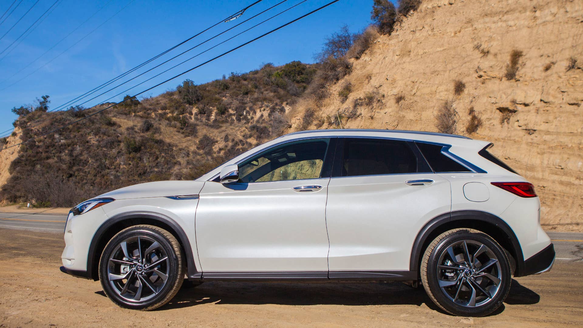 2019 Infiniti QX50 side