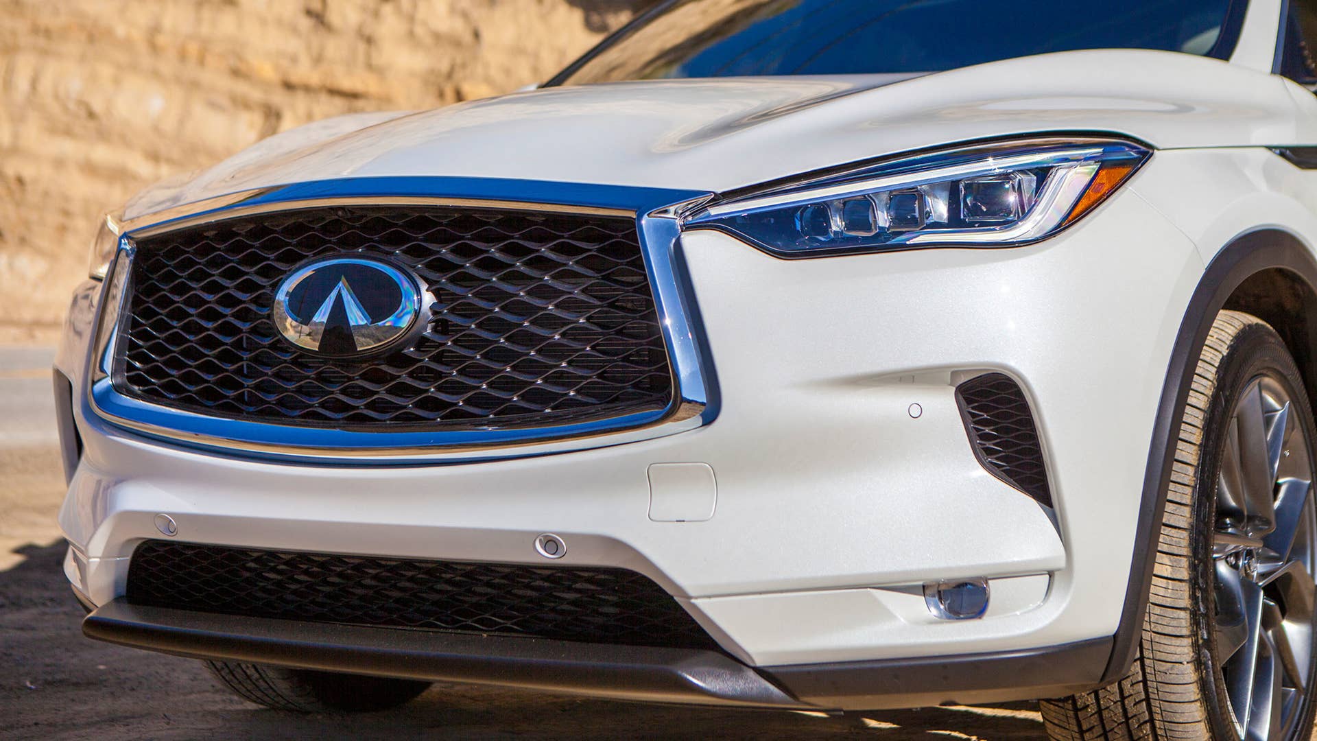 2019 Infiniti QX50 front detail