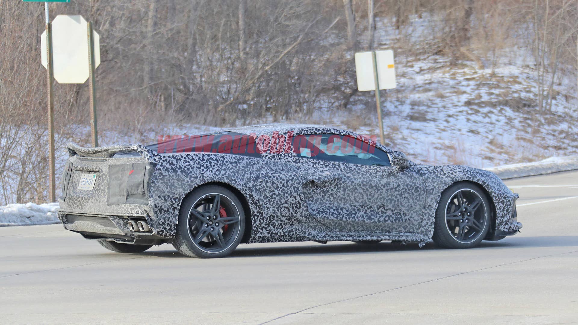Mid-engine Corvette details