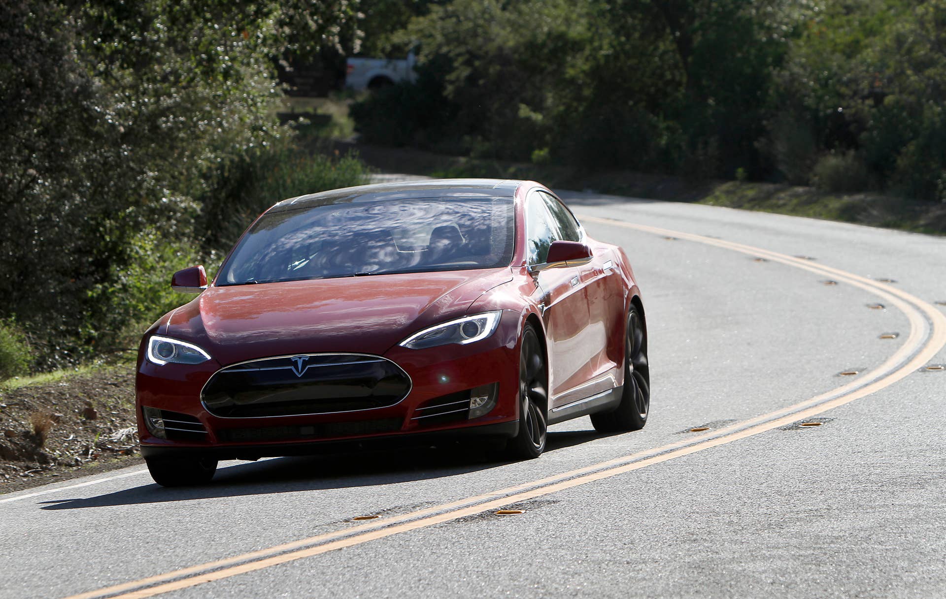 OJAI, CA-FEBRUARY 05, 2015: Highway 33 above Ojai provides a scenic and challenging road for the new Tesla Model S P85D dual electric motor sedan. The second motor helps put out the equivalent of 691 horsepower. It's priced at $104,500. (Photo by Myung J. Chun/Los Angeles Times via Getty Images)