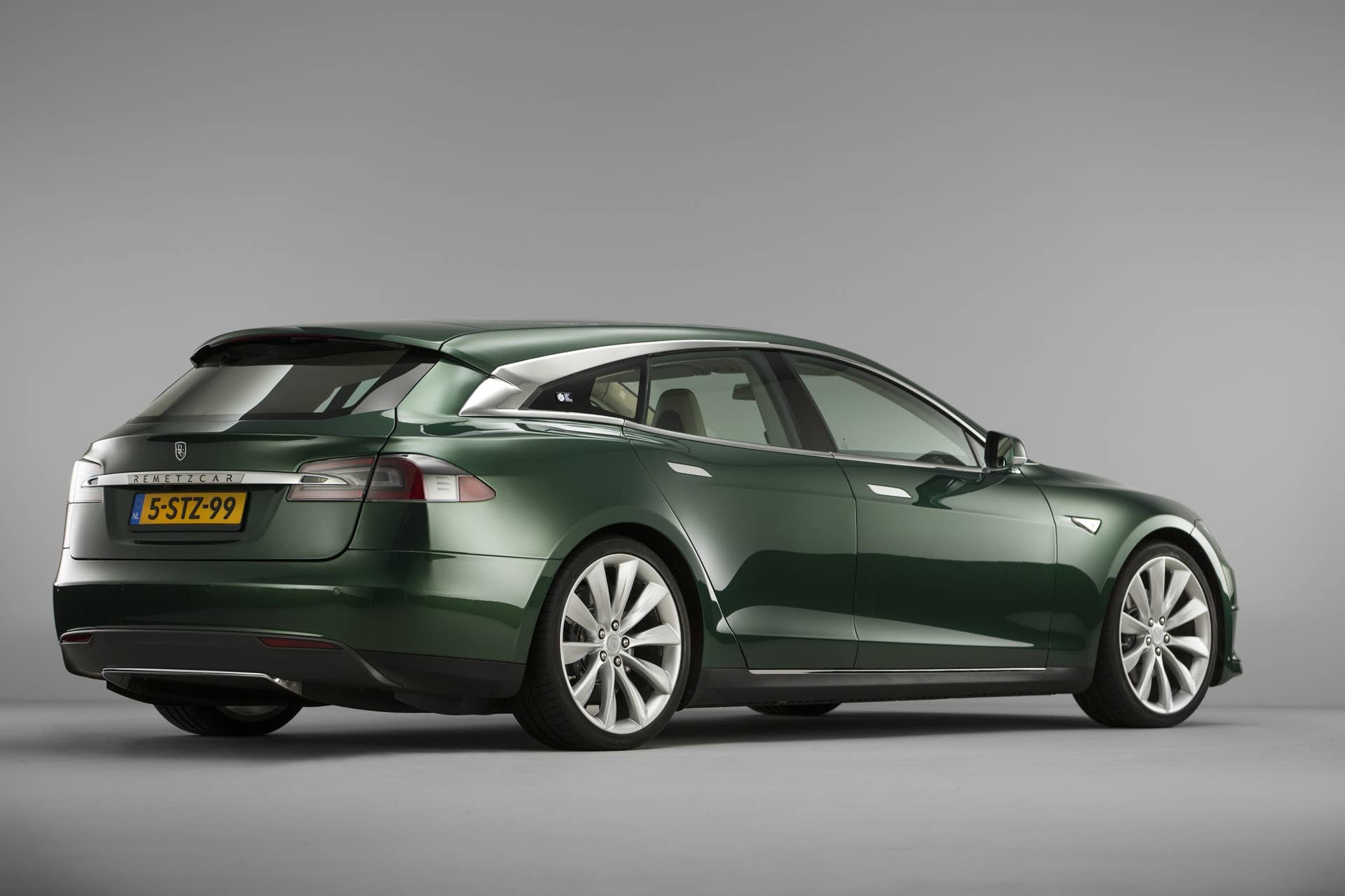 RemetzCar Tesla Model S shooting brake