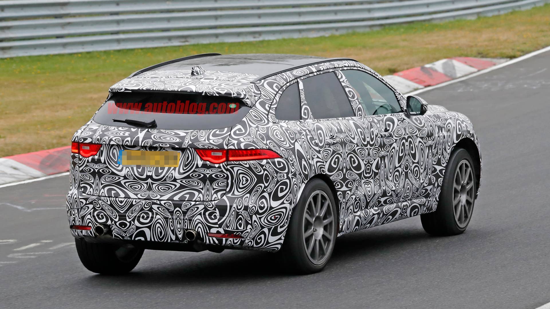 2019 Jaguar F-Pace R rear right 3/4