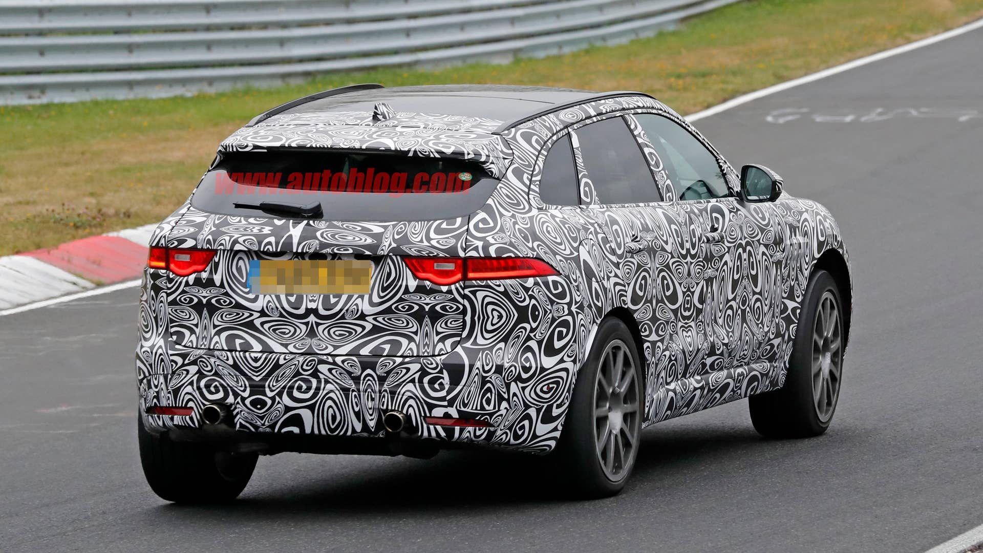 2019 Jaguar F-Pace R rear right 3/4