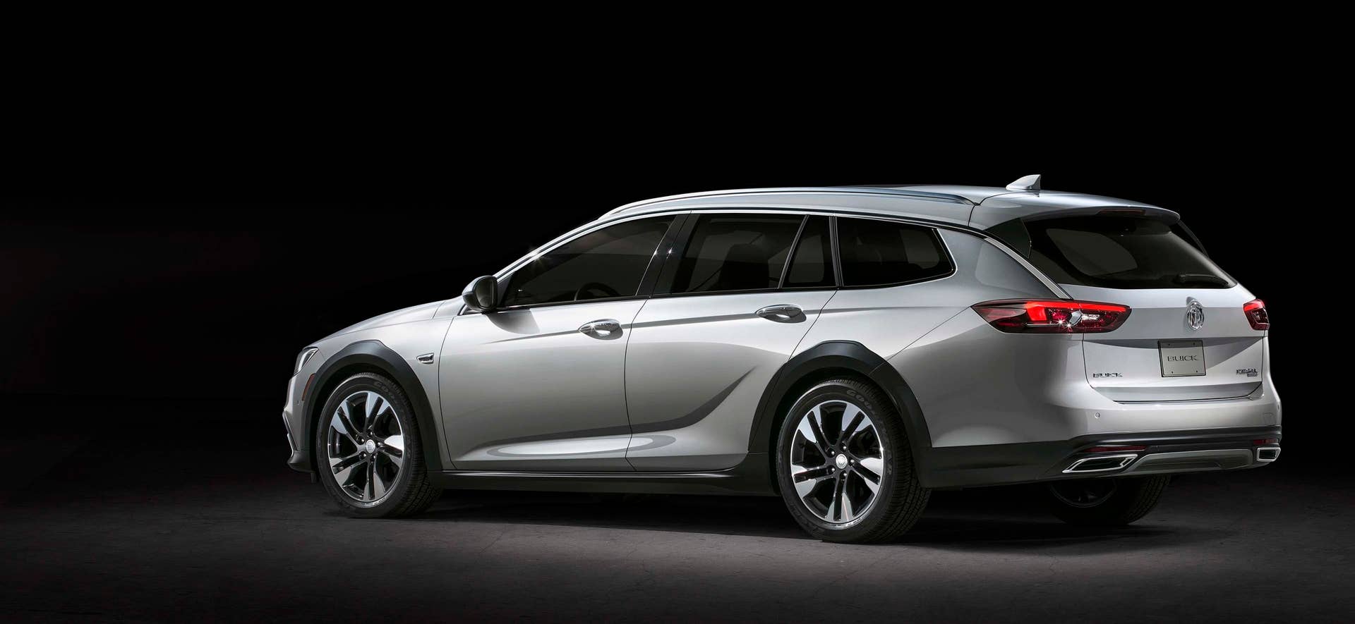 2018 buick regal tourx back