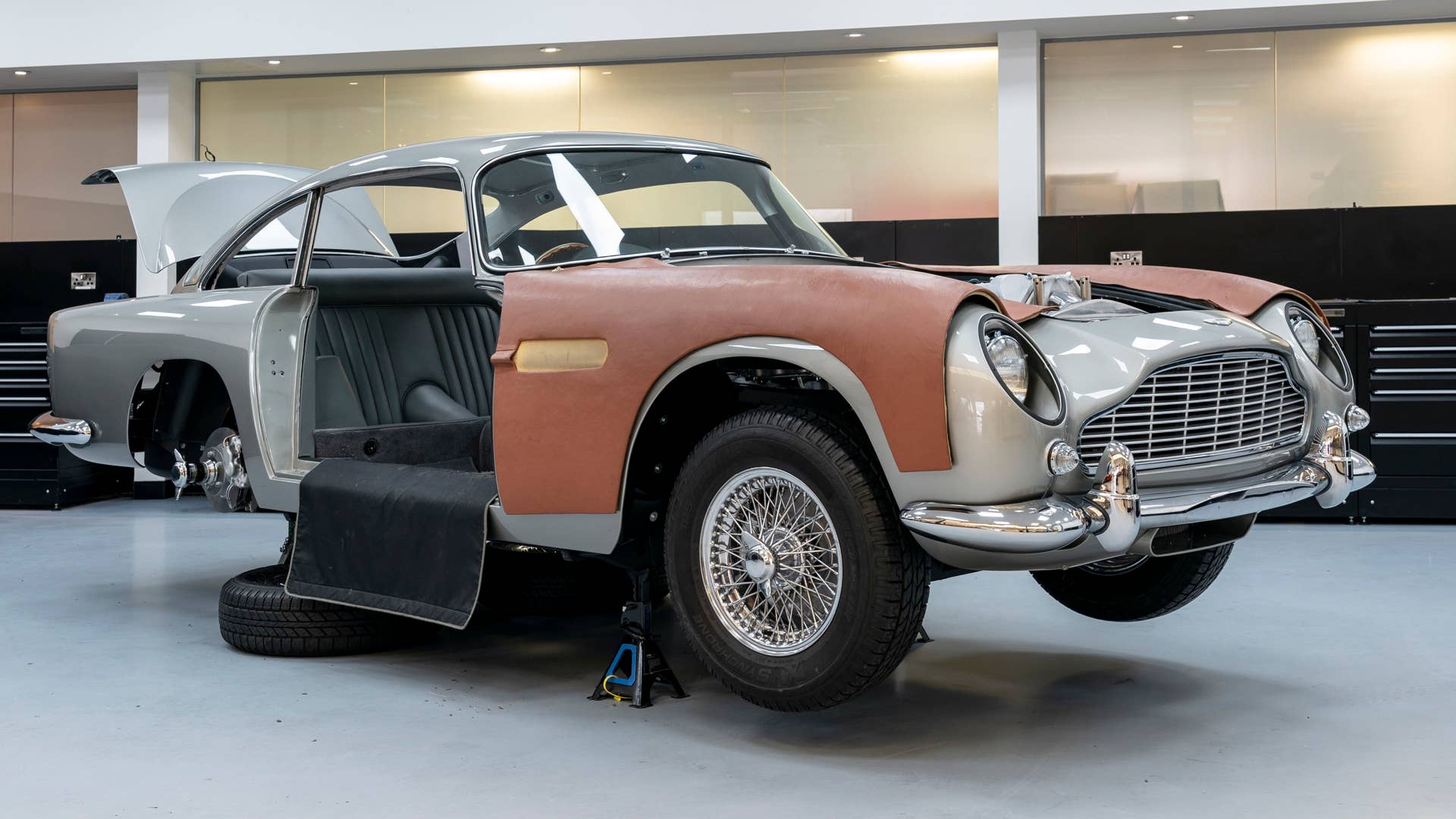 Aston Martin DB5 Goldfinger Continuation Car