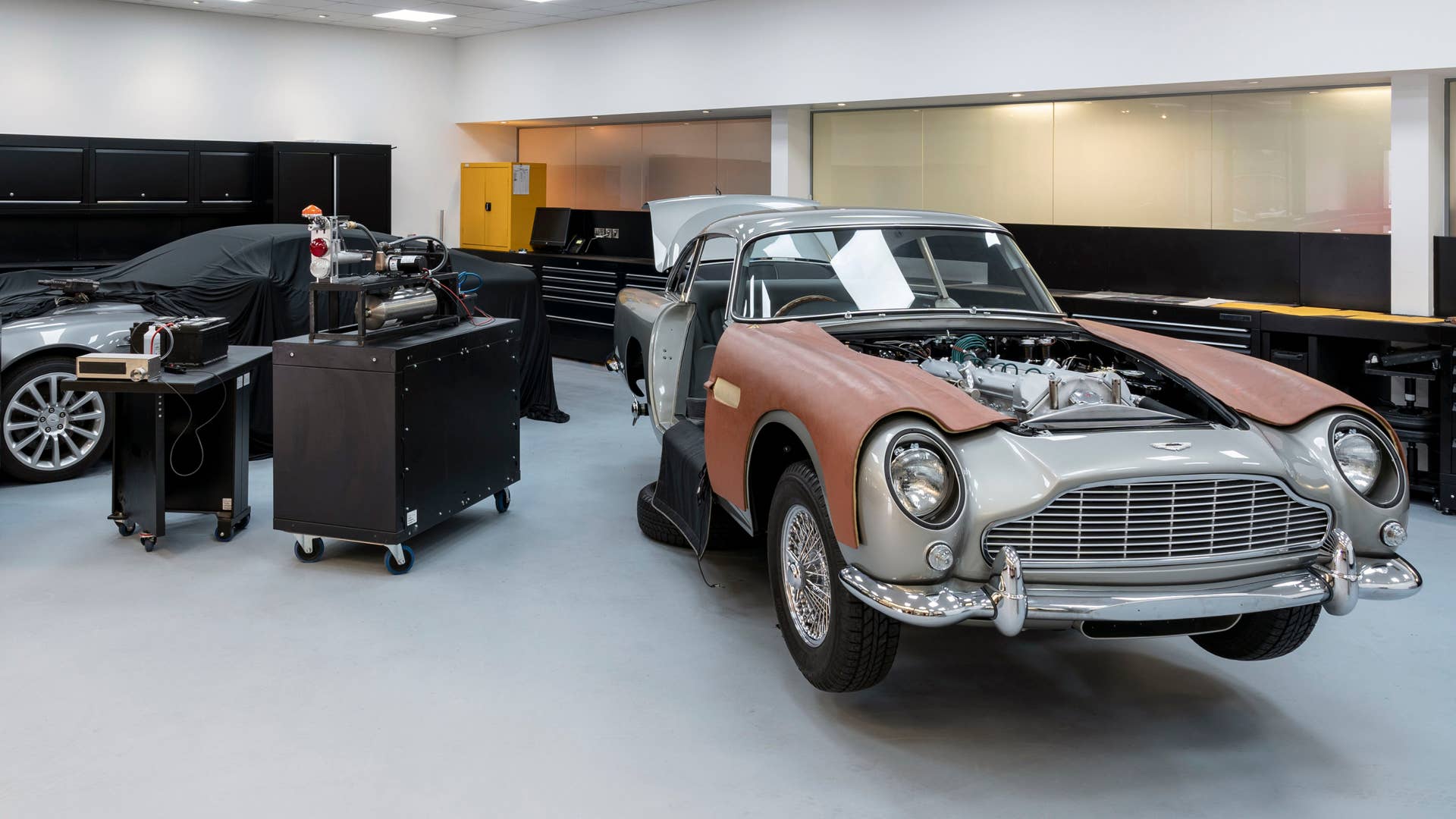 Aston Martin DB5 Goldfinger Continuation Car