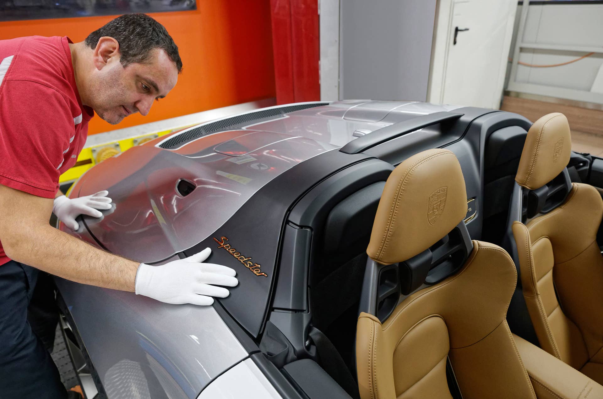 Fertigung des letzten Porsche 911 Typ 991 Speedster in Zuffenhausen am 06.12.2019 / Porsche AG  / Nur zur redaktionellen Verwendung / No Model Release / Foto: Jörg Eberl / www.eberl-photo.de / joerg@eberl-photo.de / T: +49 152 01788990