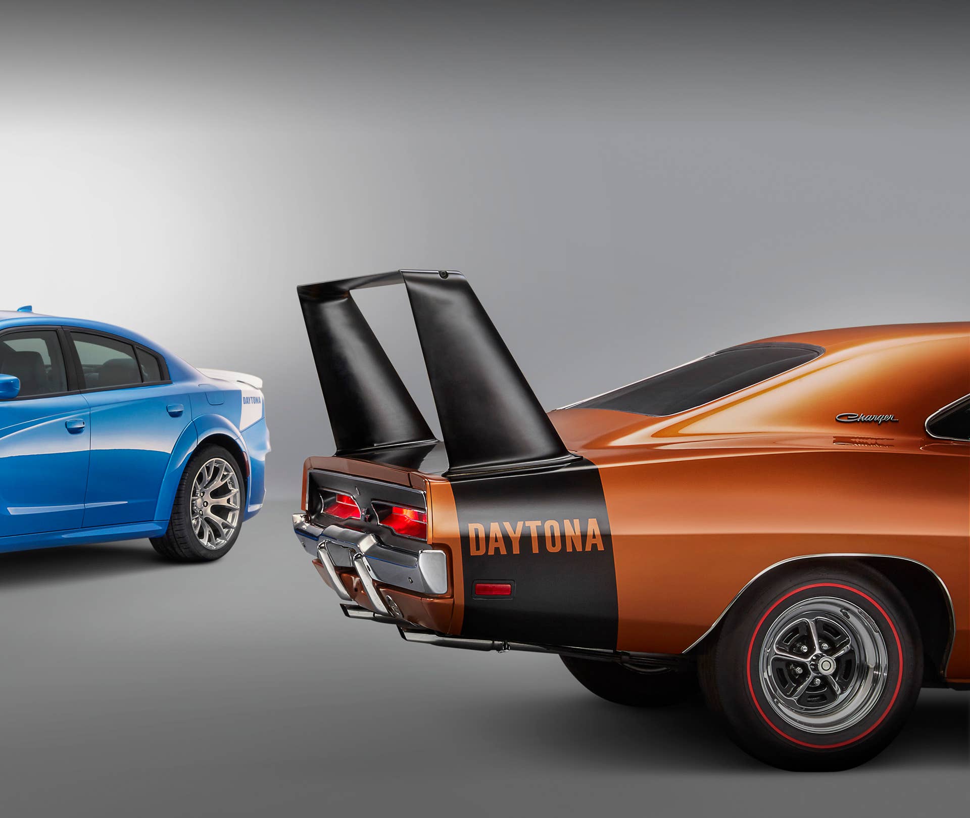 A unique “Daytona” decklid, rear-quarter decal with matching spoiler and Daytona-exclusive B5 Blue paint are throwbacks to the 50th Anniversary. Like the legendary 1969 Daytona, production of the Daytona 50th Anniversary Edition is limited to 501 units.