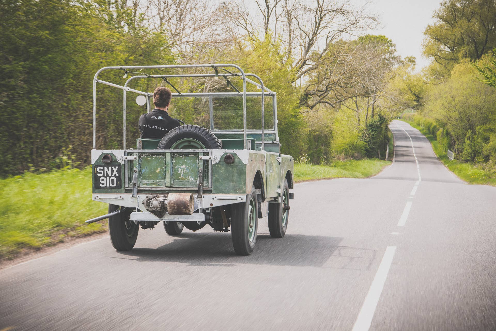Original Land Rover launched in 1948 hits the road and mud again - Autoblog