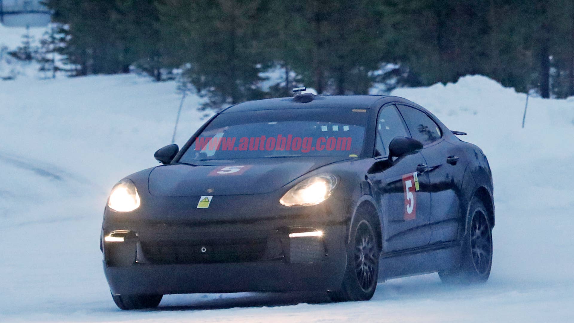 2018 Porsche Cayenne Coupe front