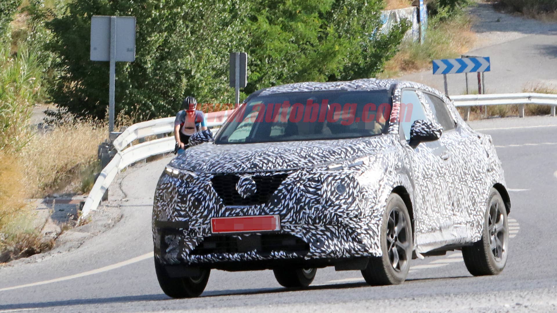 Nissan Juke spy shots