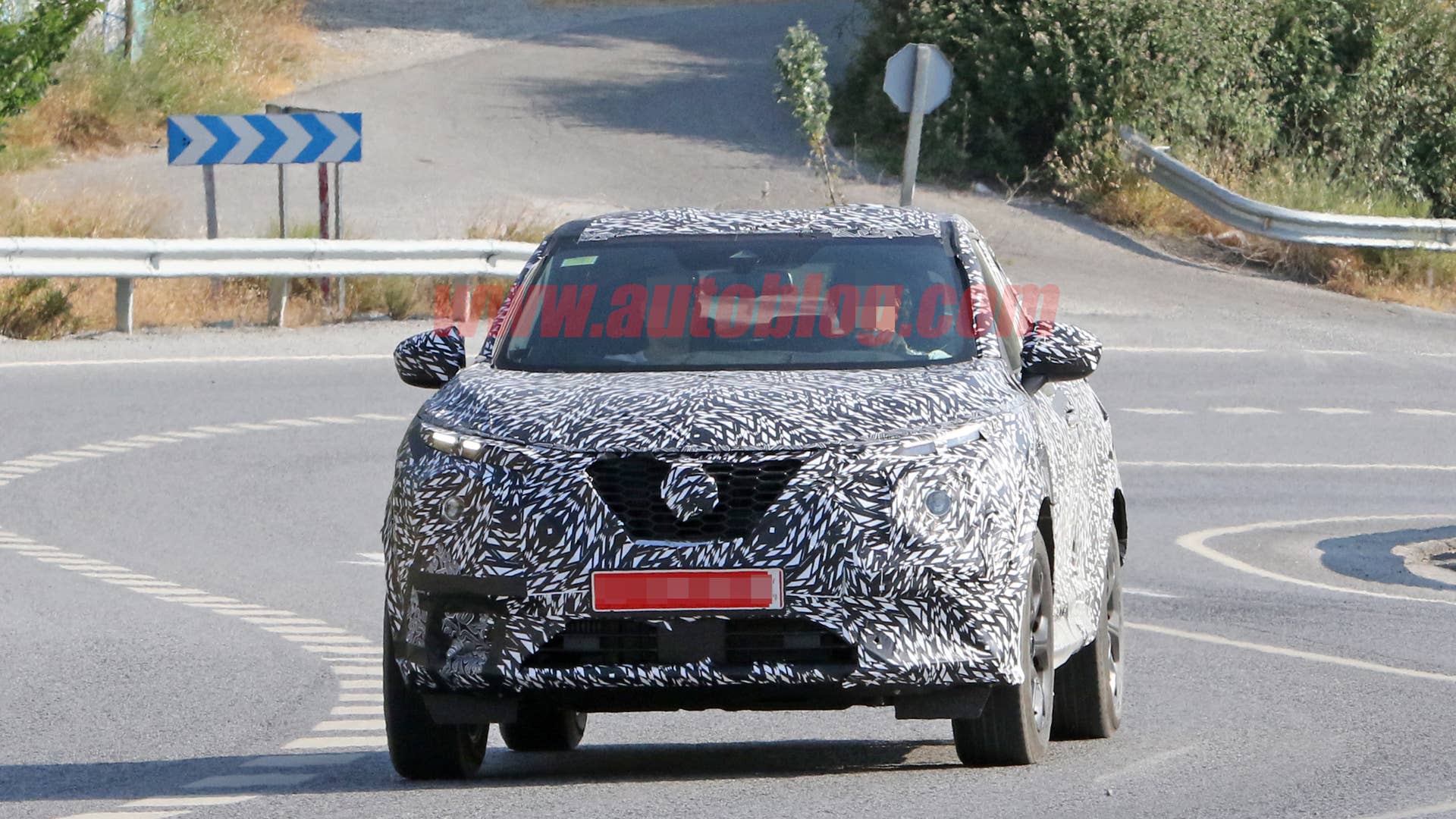 Nissan Juke spy shots
