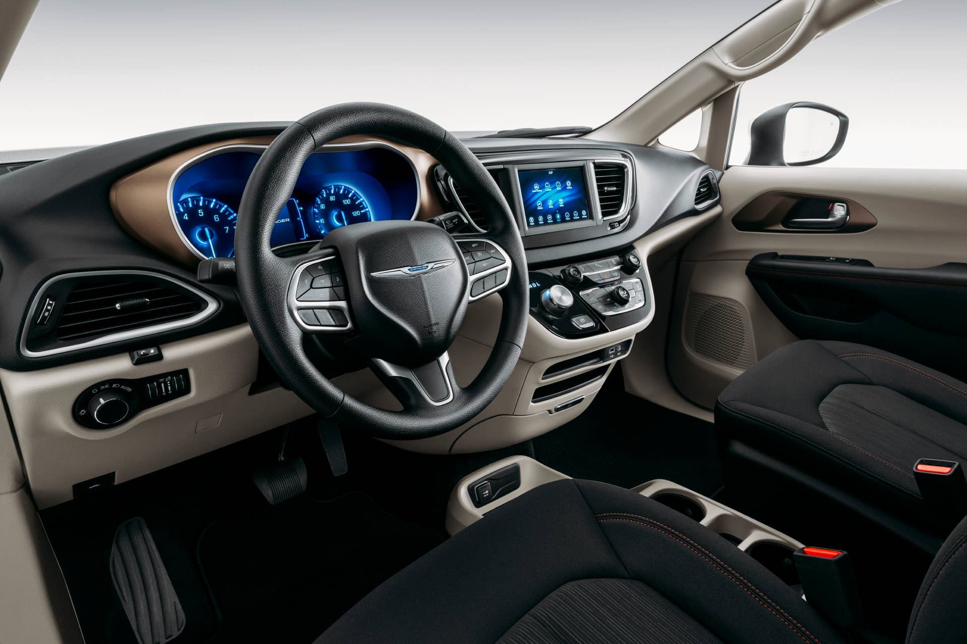 2020 Chrysler Voyager