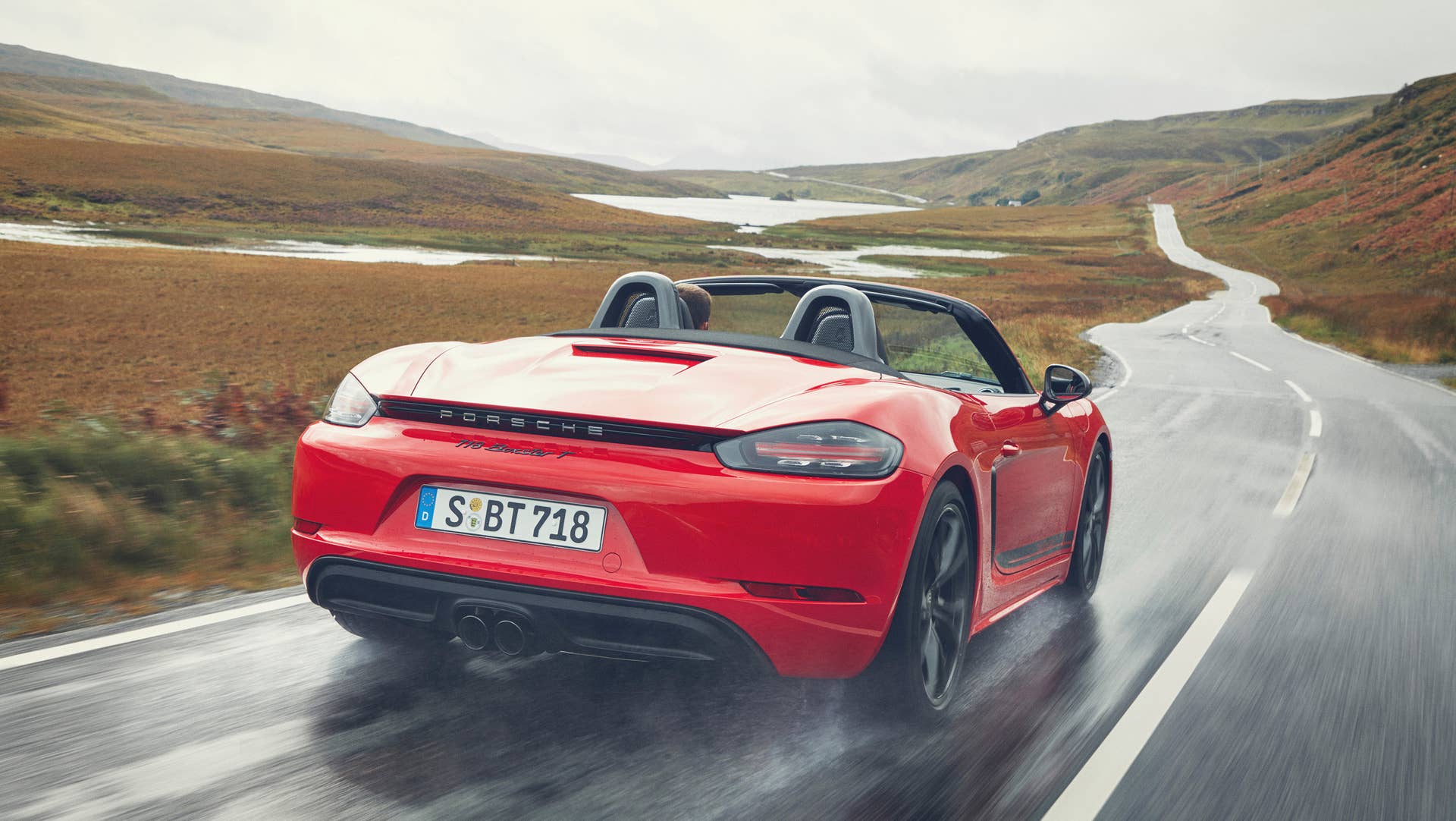 Porsche 718 Cayman T and 718 Boxster T