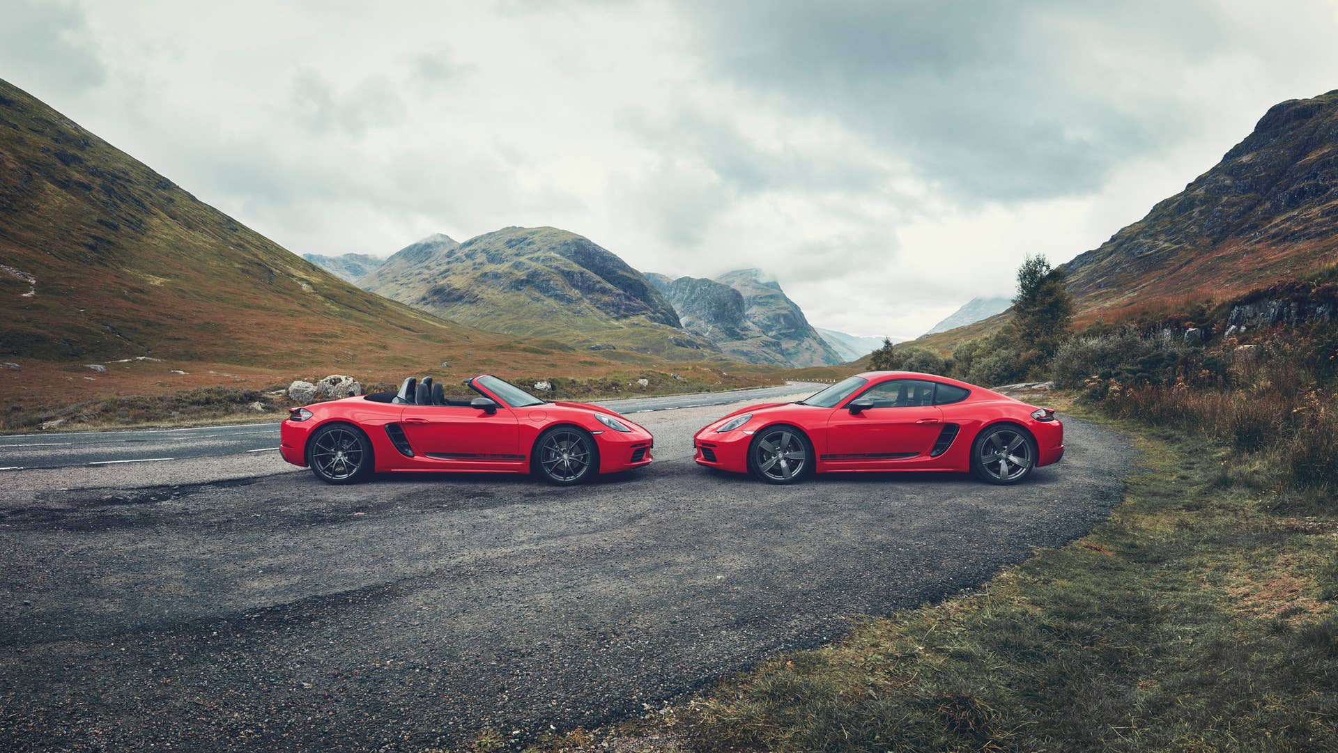 Porsche 718 Cayman T and 718 Boxster T