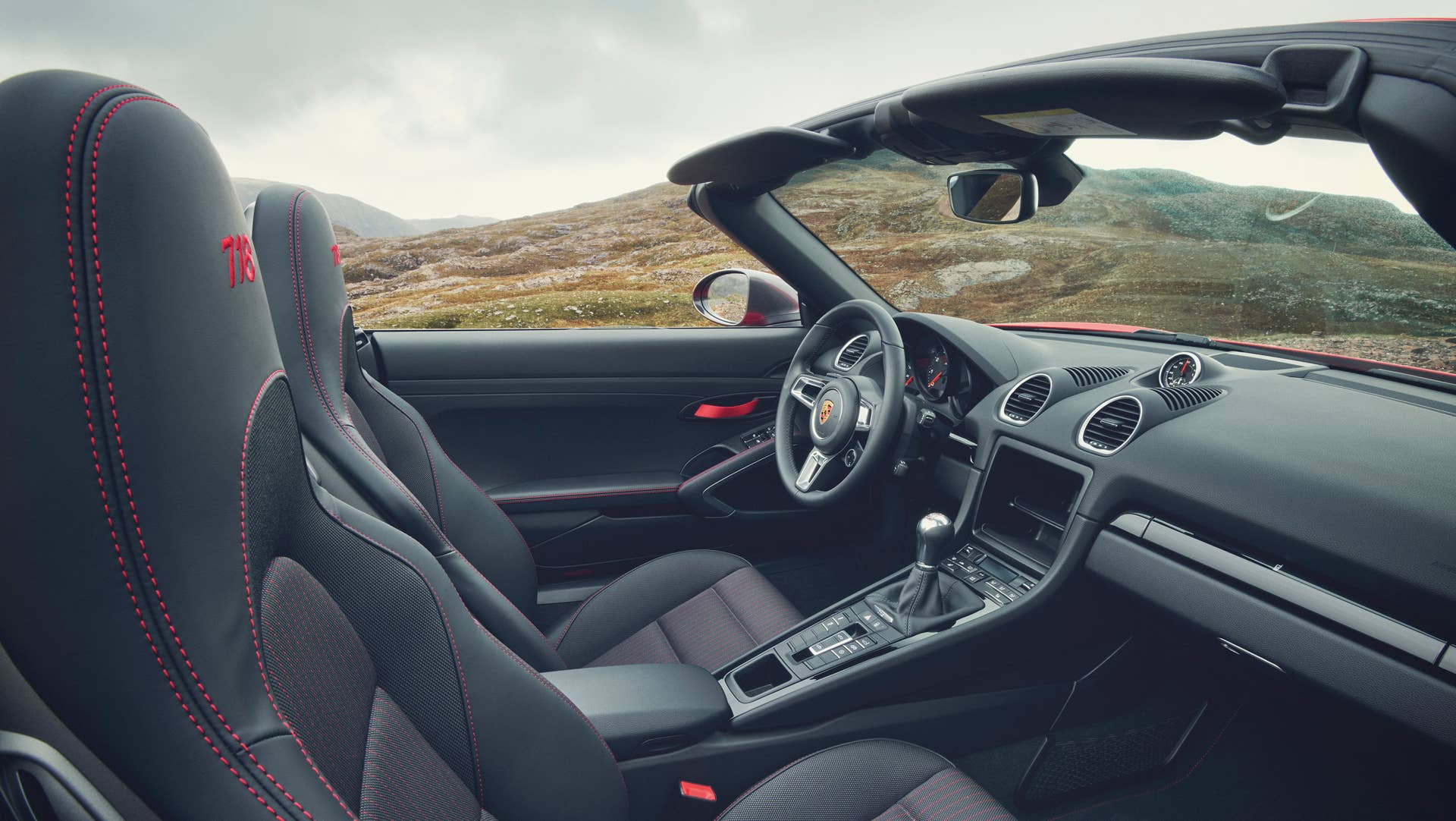 Porsche 718 Cayman T and 718 Boxster T