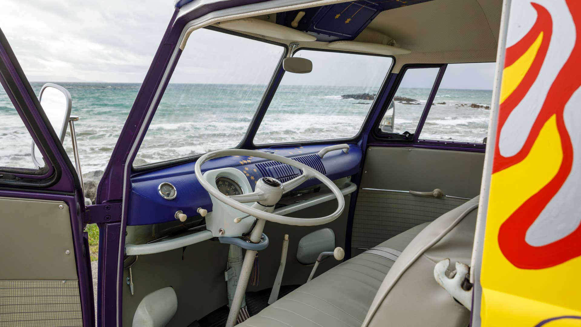 Volkswagen 'Light' bus
