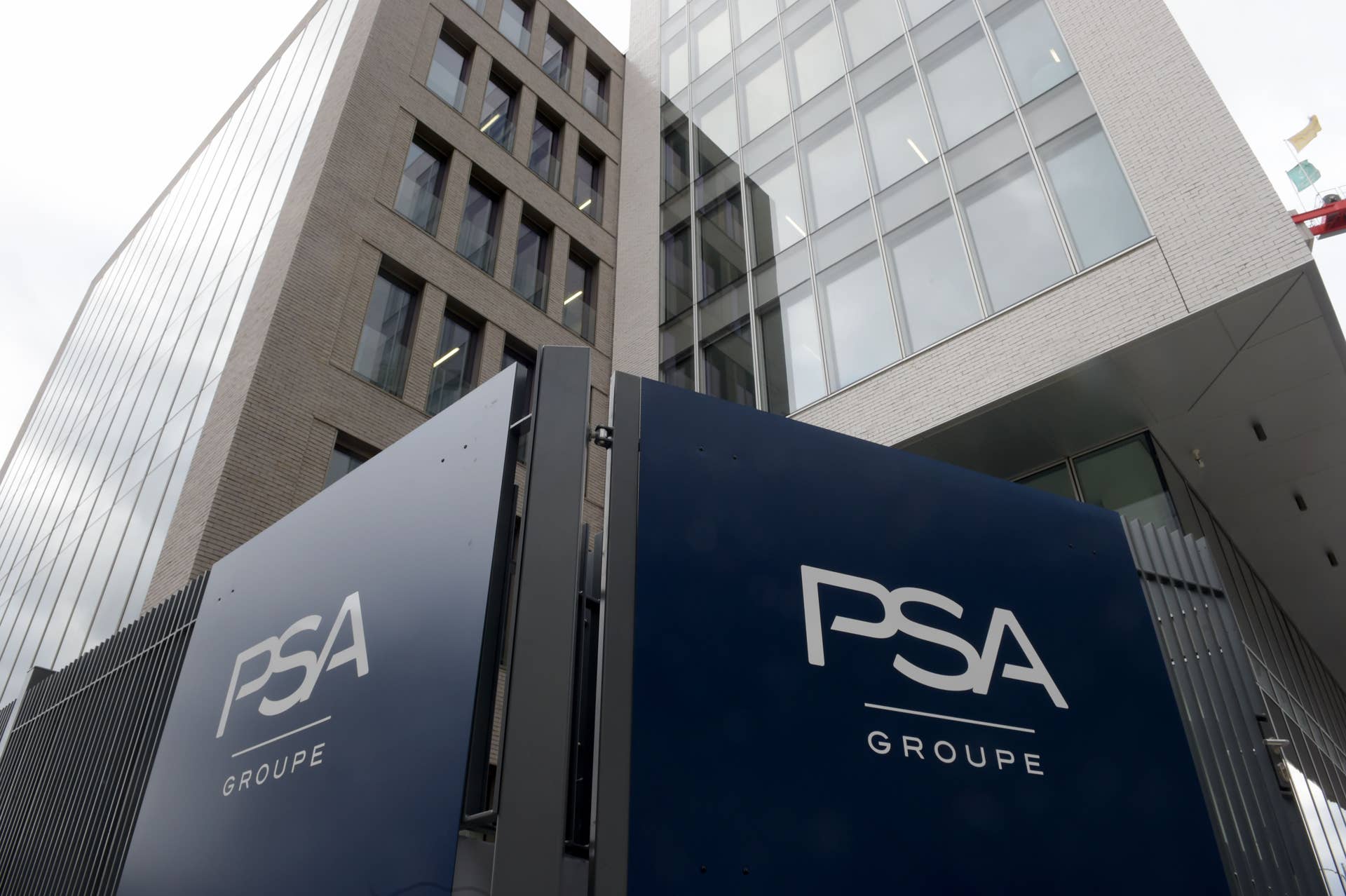 View of the new headquarters of PSA Groupe in Rueil-Malmaison, near Paris, on October 2, 2017. / AFP PHOTO / ERIC PIERMONT (Photo credit should read ERIC PIERMONT/AFP/Getty Images)